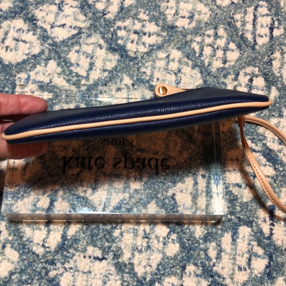 Parazul Wristlet - Picture 3 of 6